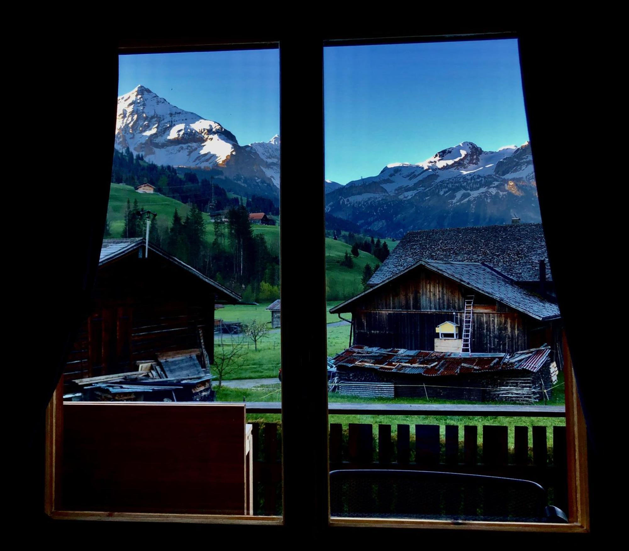 Cozy Apartment With Stunning View Gsteig Exterior foto